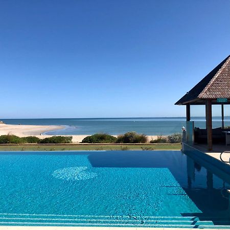 מנדורה An Ocean,Beachfront And Pool View Apartment 210 מראה חיצוני תמונה