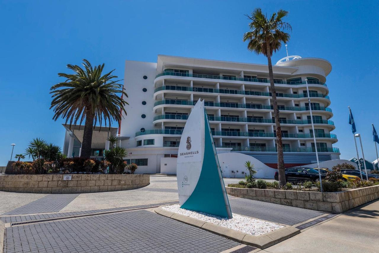 מנדורה An Ocean,Beachfront And Pool View Apartment 210 מראה חיצוני תמונה