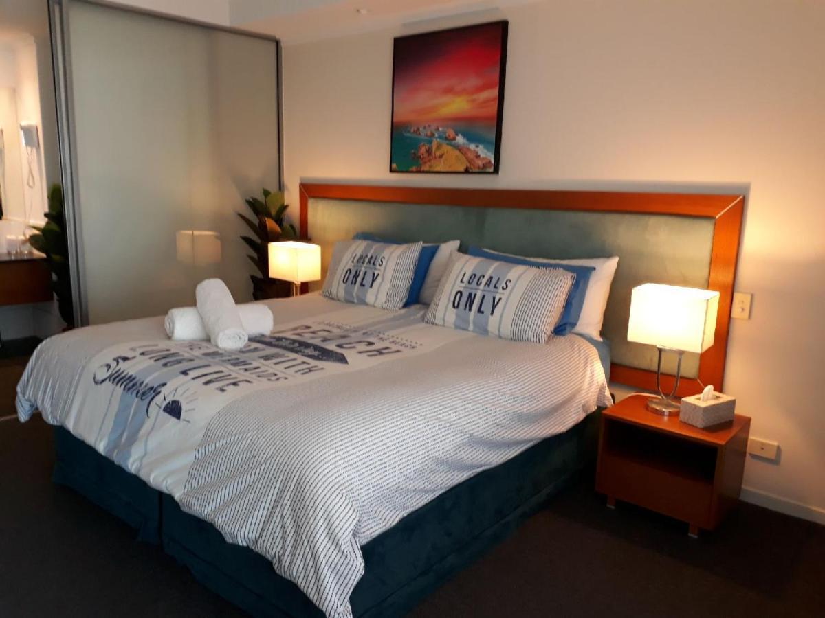 מנדורה An Ocean,Beachfront And Pool View Apartment 210 מראה חיצוני תמונה