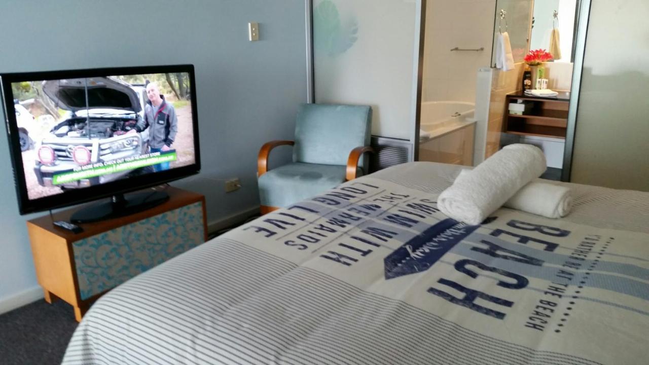 מנדורה An Ocean,Beachfront And Pool View Apartment 210 מראה חיצוני תמונה