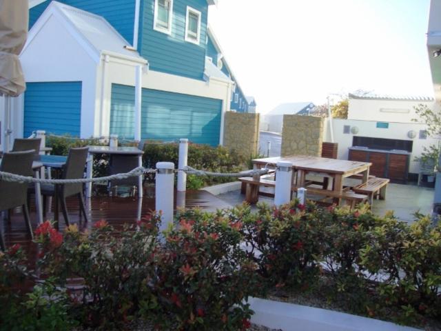 מנדורה An Ocean,Beachfront And Pool View Apartment 210 מראה חיצוני תמונה