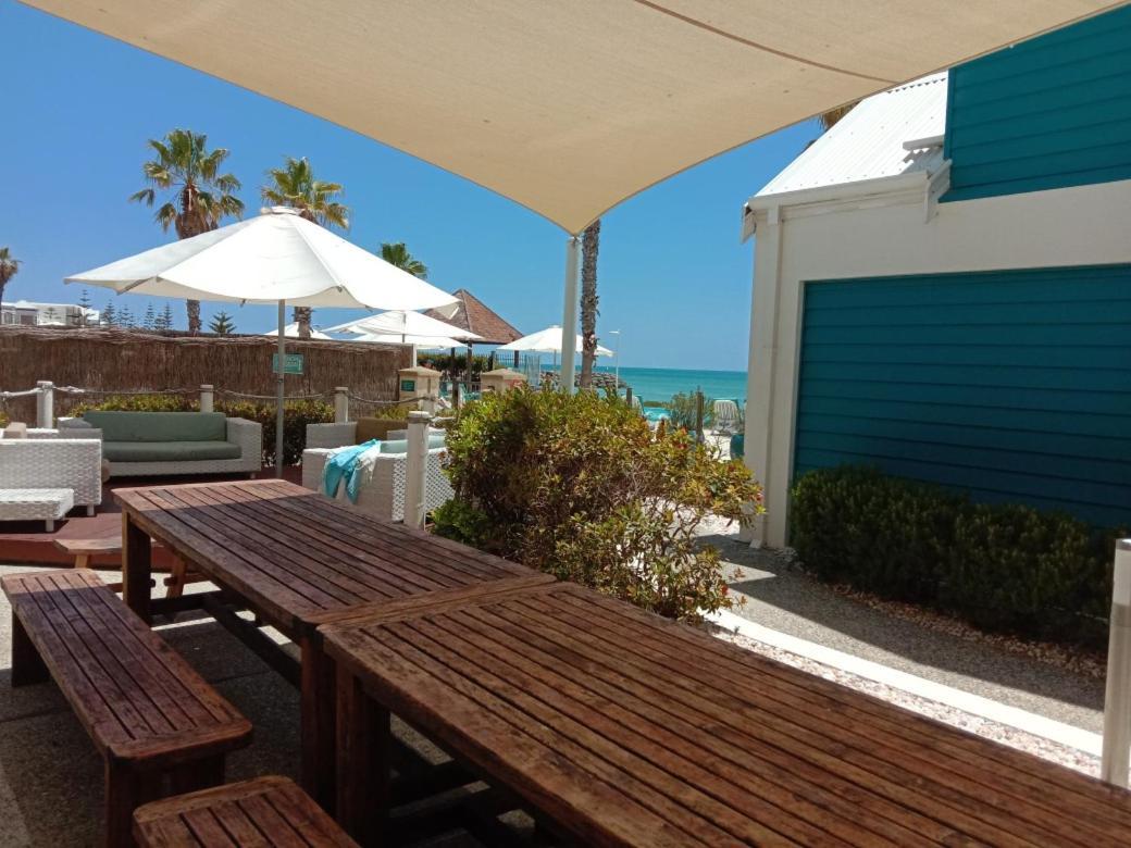 מנדורה An Ocean,Beachfront And Pool View Apartment 210 מראה חיצוני תמונה