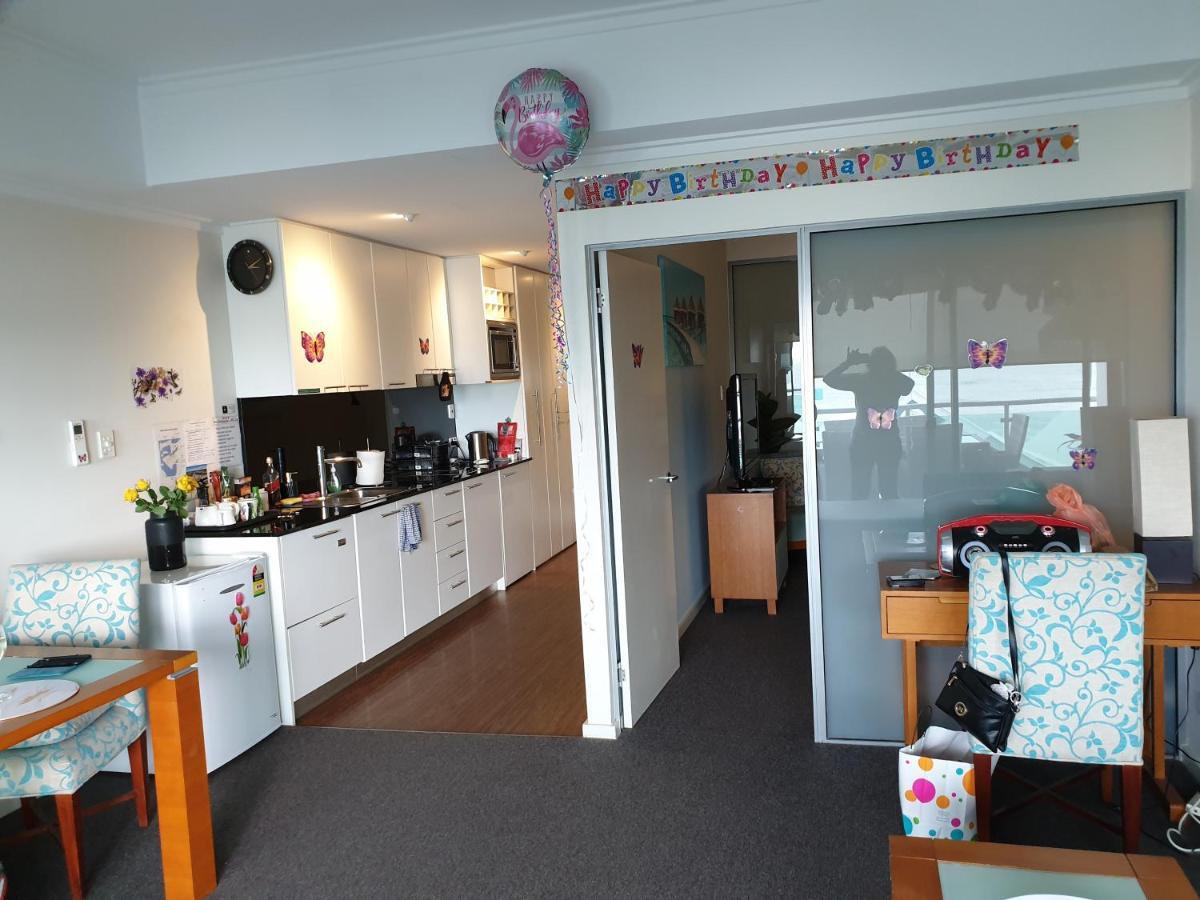 מנדורה An Ocean,Beachfront And Pool View Apartment 210 מראה חיצוני תמונה