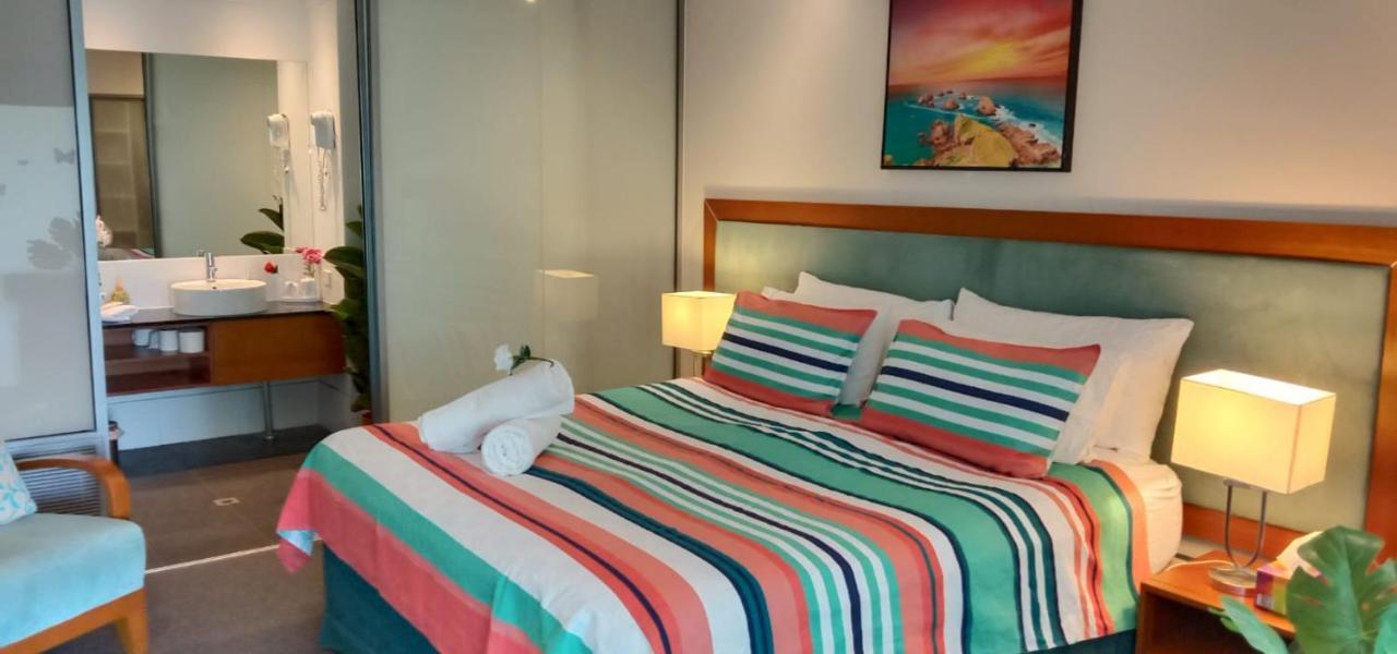 מנדורה An Ocean,Beachfront And Pool View Apartment 210 מראה חיצוני תמונה