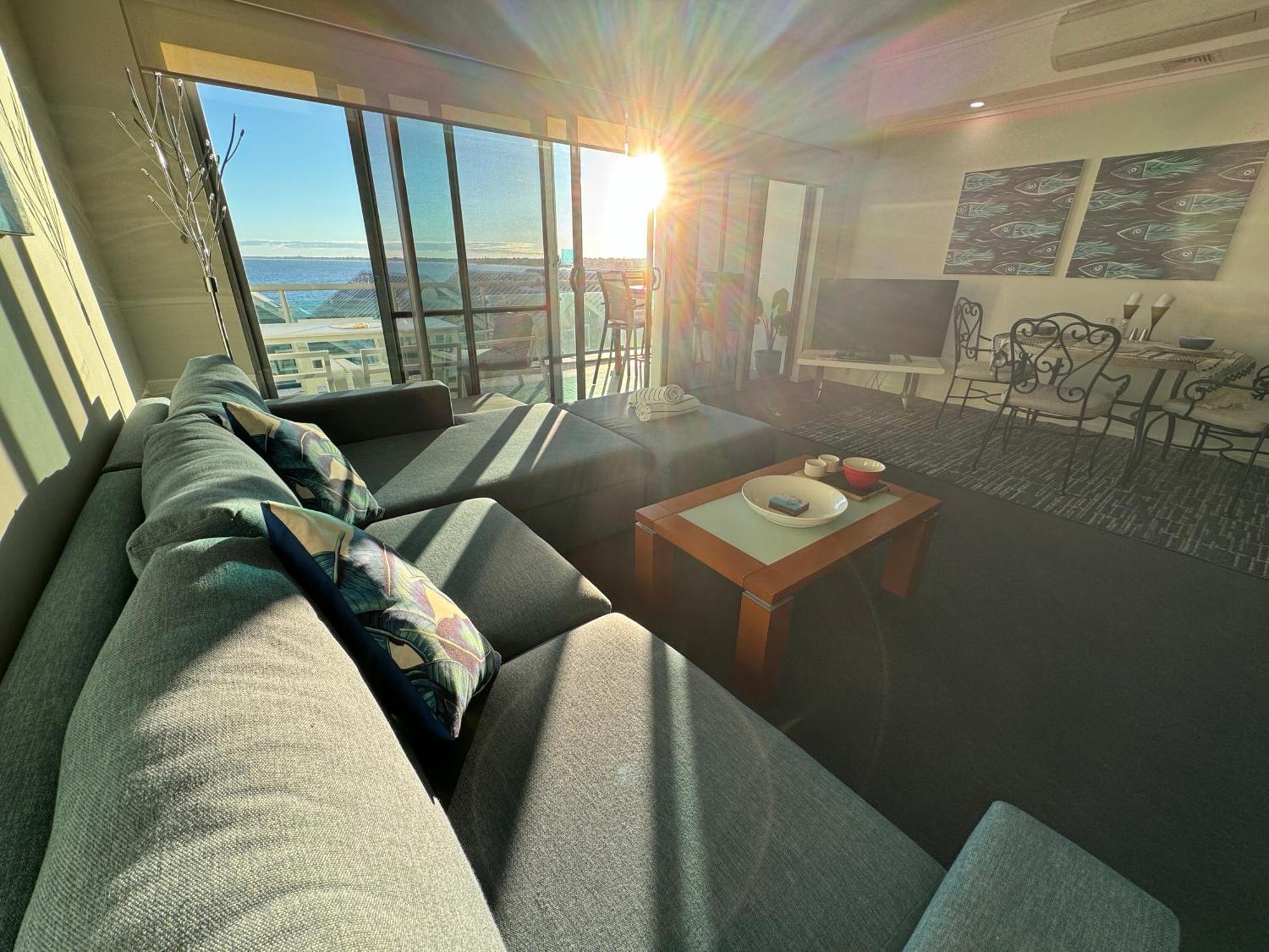 מנדורה An Ocean,Beachfront And Pool View Apartment 210 מראה חיצוני תמונה