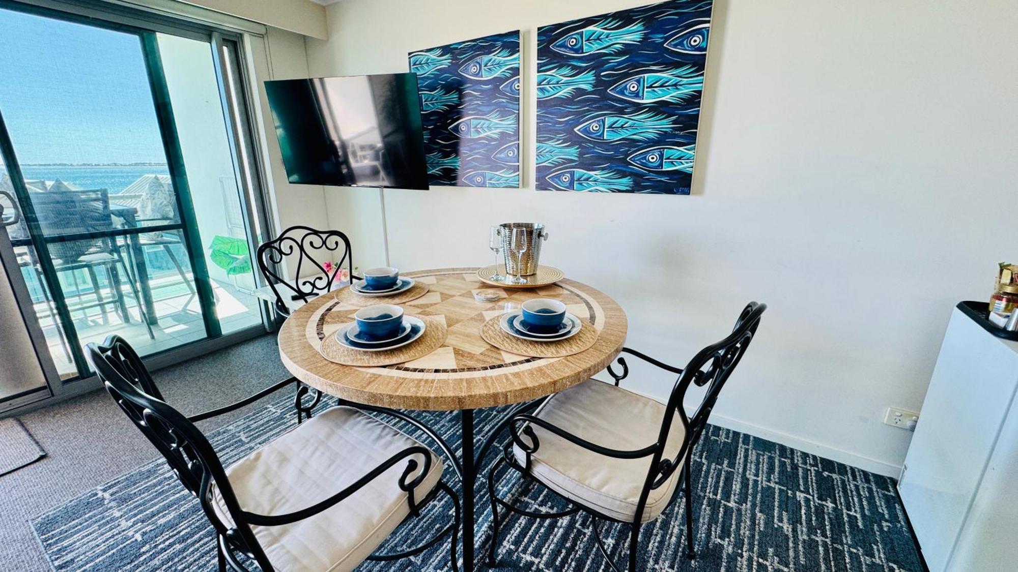 מנדורה An Ocean,Beachfront And Pool View Apartment 210 מראה חיצוני תמונה