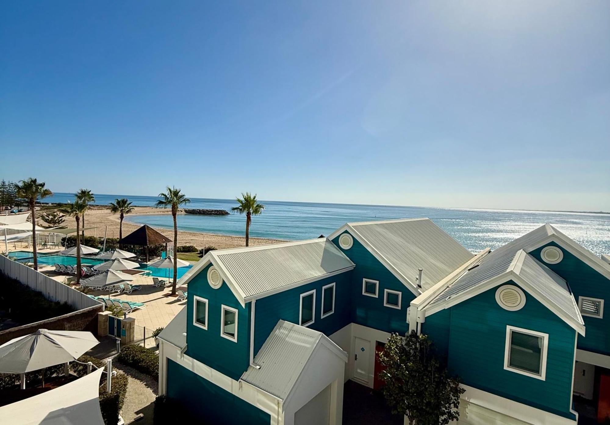 מנדורה An Ocean,Beachfront And Pool View Apartment 210 מראה חיצוני תמונה