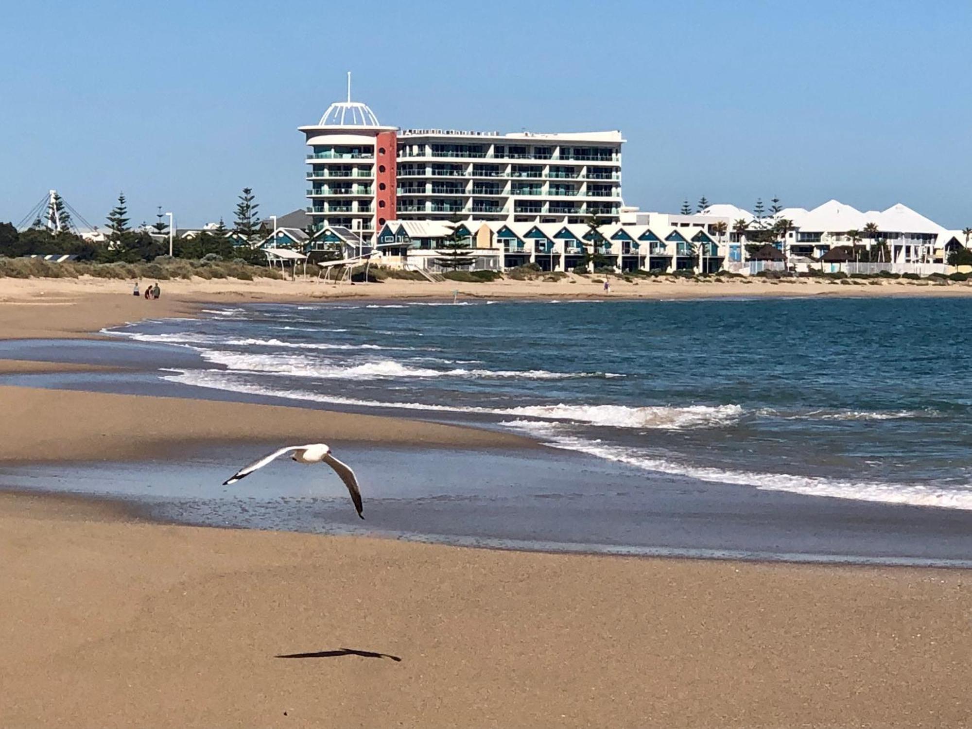 מנדורה An Ocean,Beachfront And Pool View Apartment 210 מראה חיצוני תמונה